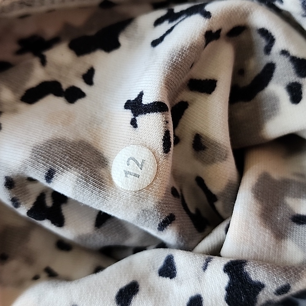 Lululemon Hoodie - After Asana - Picture 9 of 11